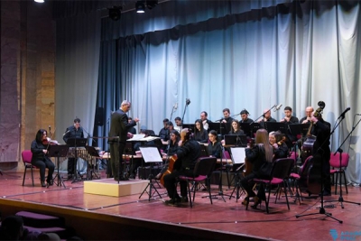 Տեղի է ունեցել Արցախի ազգային նվագարանների պետական նվագախմբի և «Մենք ենք, մեր սարերը» երգի-պարի պետական համույթի համատեղ համերգը՝ նվիրված շարժման 35-ամյակին